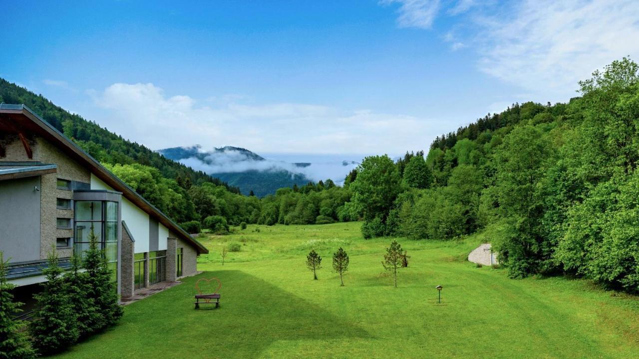 Hotel Bystra Брезно Экстерьер фото