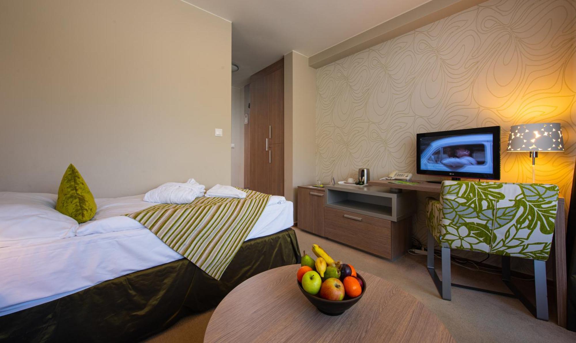 Hotel Bystra Брезно Экстерьер фото