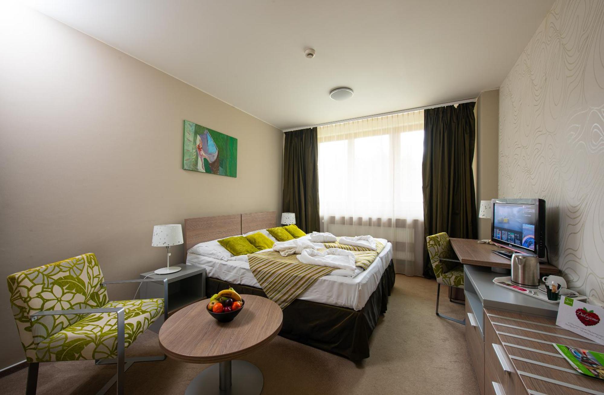 Hotel Bystra Брезно Экстерьер фото